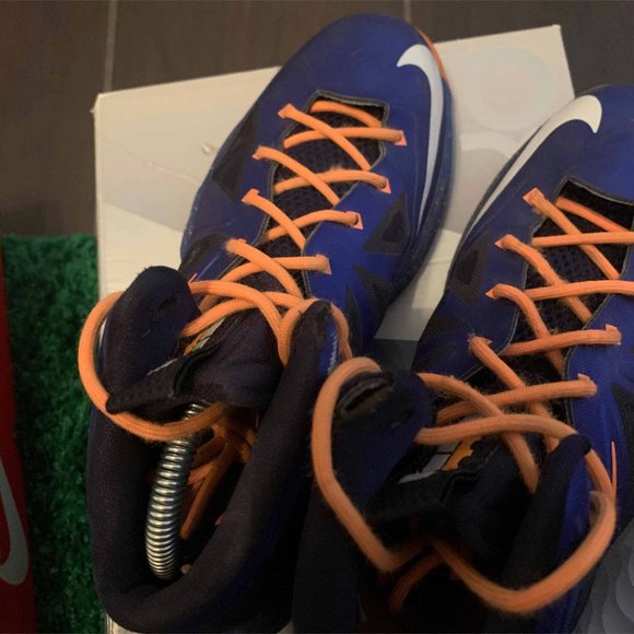 Athletic_Shoes